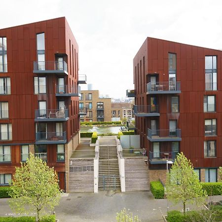 Stylish Surrey Quays Apartment - 10 Mins From Station 伦敦 外观 照片
