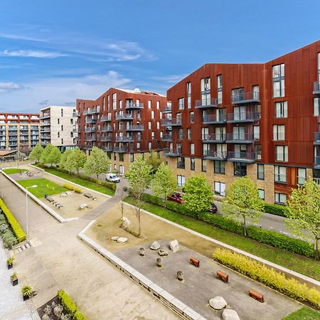 Stylish Surrey Quays Apartment - 10 Mins From Station 伦敦 外观 照片
